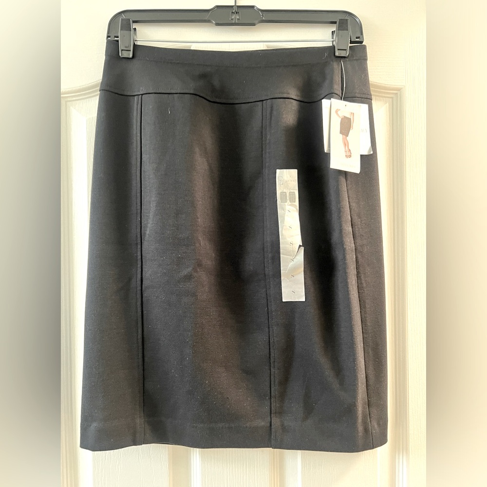 ELLEN TRACY Black Pull-on Pencil Skirt Size Small NWT